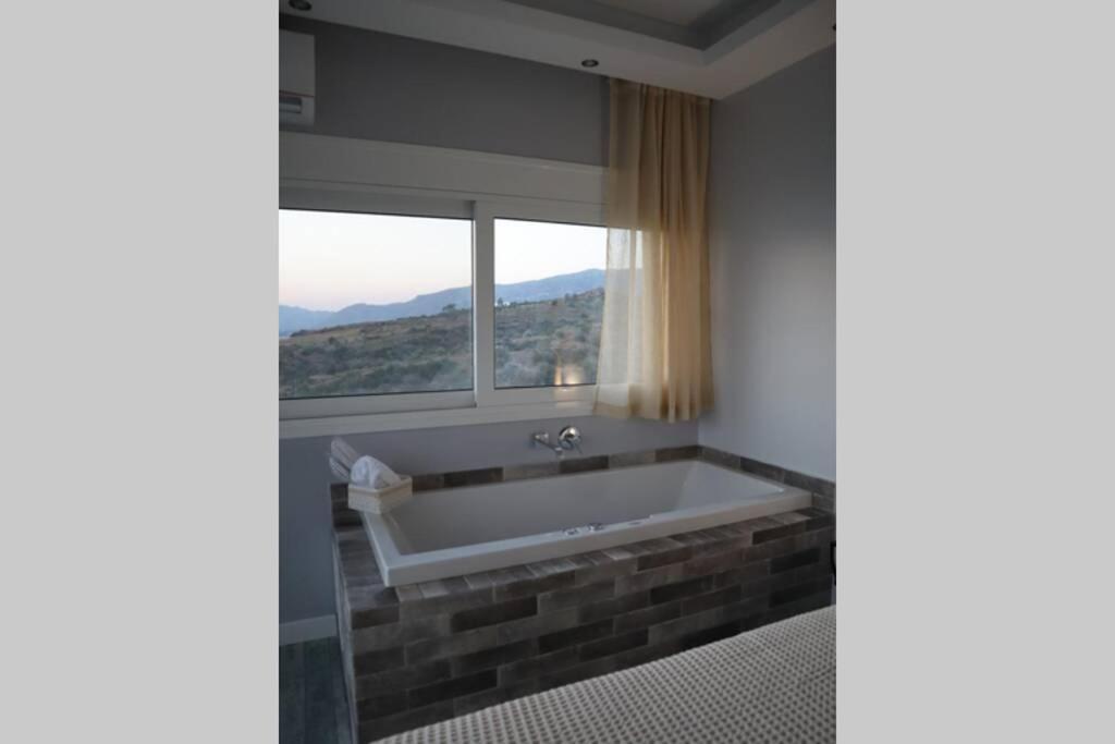 360° View Suites Cos Neápolis Exteriör bild